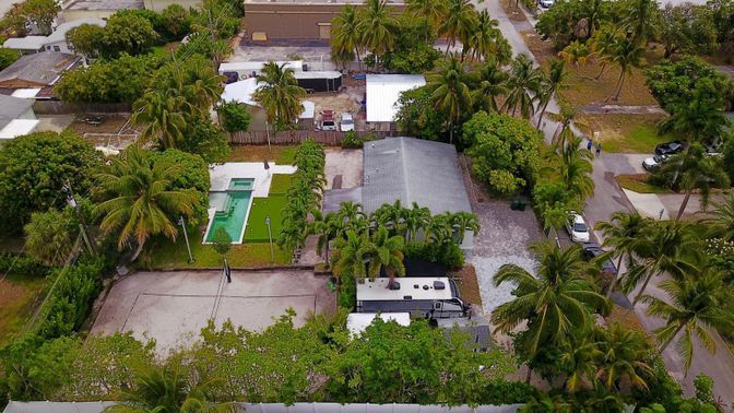 Exterior, Drone