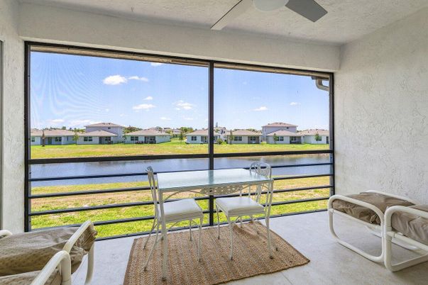 Interior, Sun Room, Water