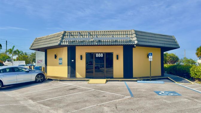 Exterior, Facade, None
