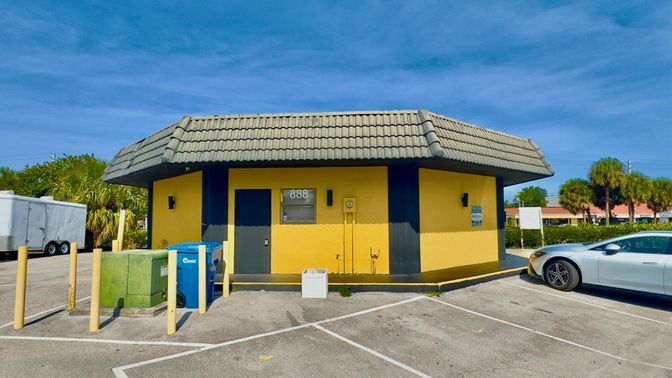 Exterior, Facade, None