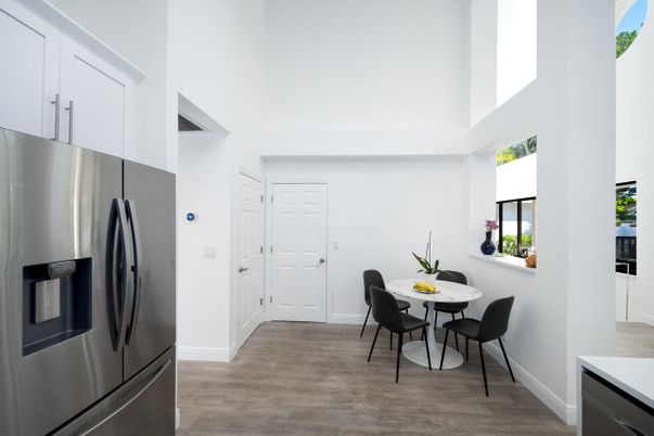 Dining room, Interior, Kitchen, Stainless Steel Appliances, Wood Texture Flooring
