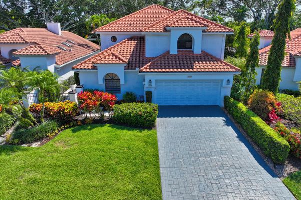 Attached, Exterior, Facade, Spanish Mediterranean