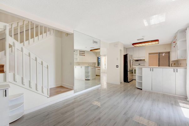 Interior, Kitchen, Washer, Wood Texture Flooring