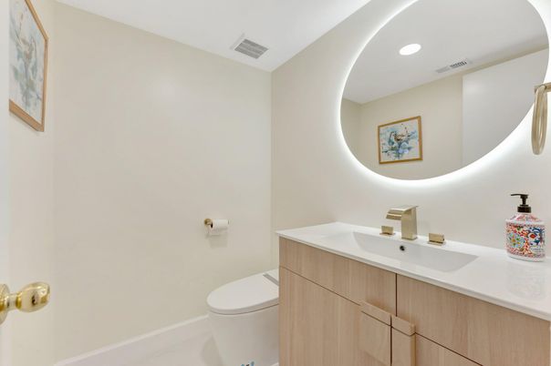 Bathroom, Interior, Recessed Lighting