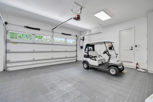 Garage, Interior
