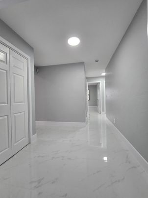 Empty room, Interior, Marble, Recessed Lighting