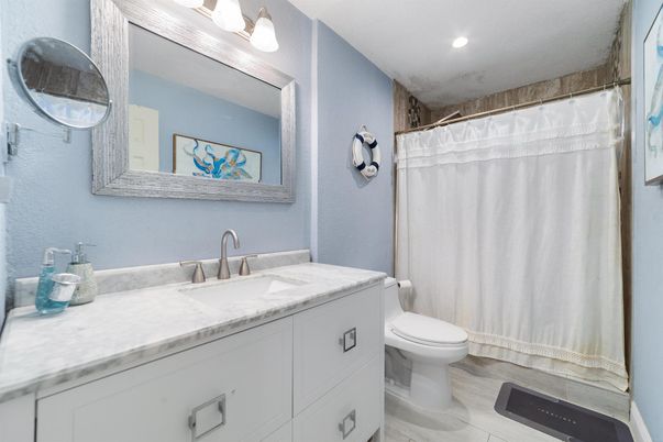 Bathroom, Interior, Recessed Lighting