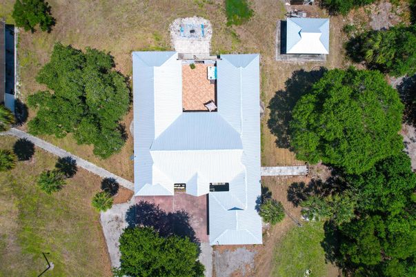 Exterior, Drone