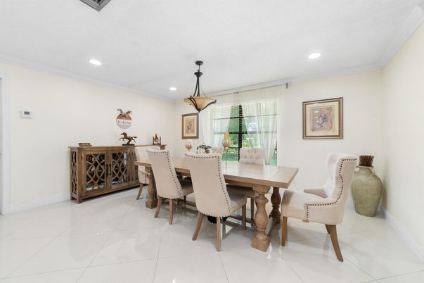 Dining room, Interior, Pendant Lights, Recessed Lighting