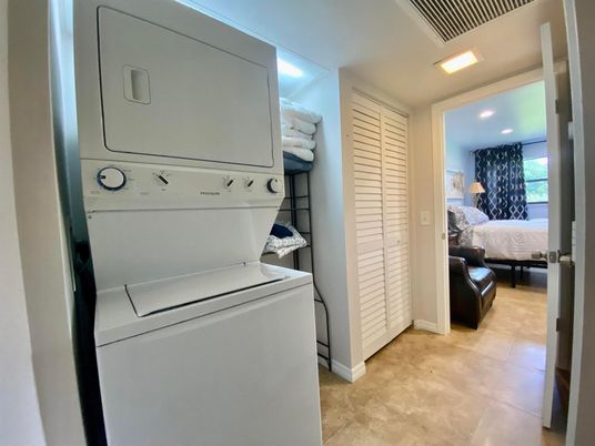 Bedroom, Interior, Recessed Lighting, Utility Closets, Washer
