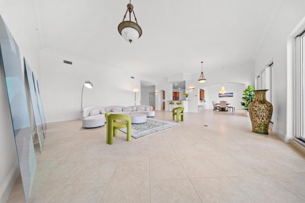 Dining room, Interior, Living room, Pendant Lights