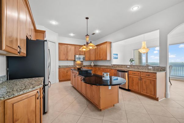 Interior, Kitchen, Pendant Lights, Recessed Lighting, Stainless Steel Appliances