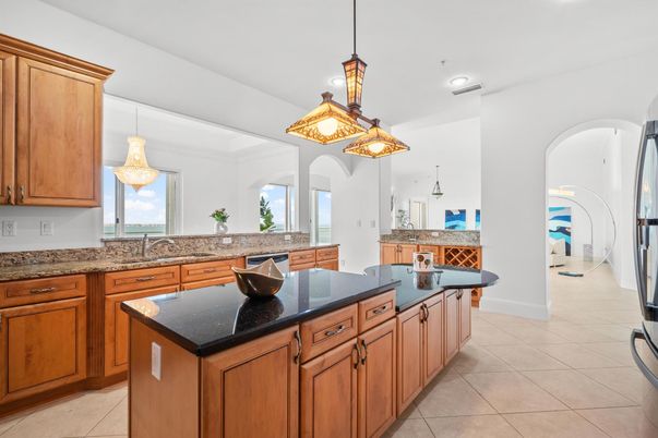 Interior, Kitchen, Pendant Lights, Recessed Lighting