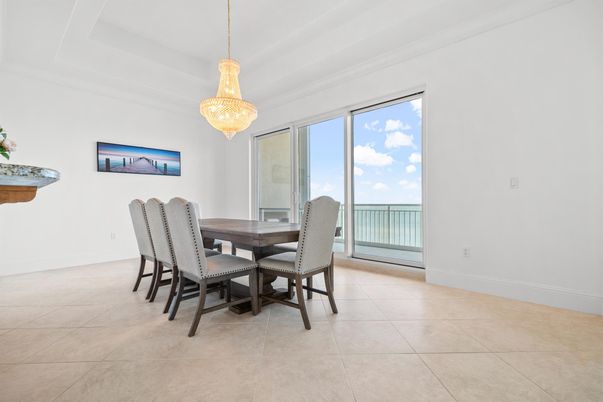 Chandelier, Dining room, Interior