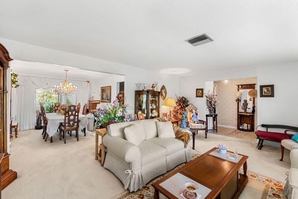Chandelier, Dining room, Interior, Living room