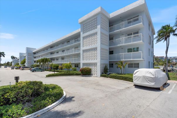Exterior, Facade, Condo Building