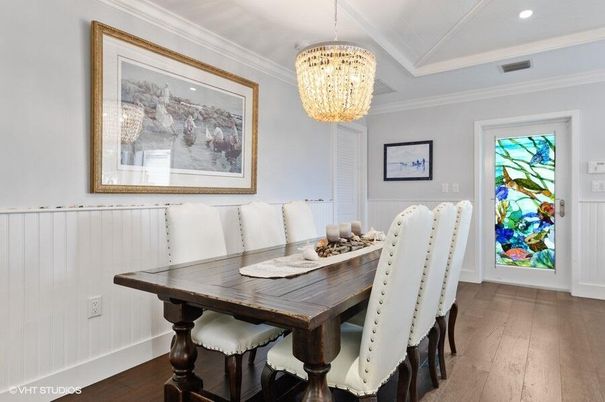 Chandelier, Dining room, Interior, Recessed Lighting, Wood Texture Flooring