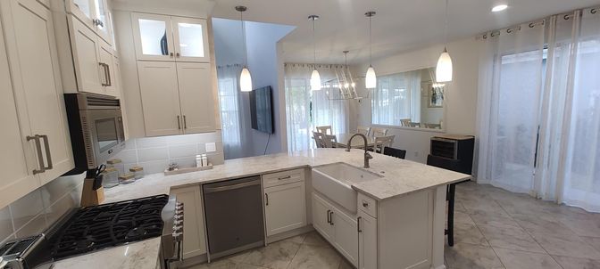 Dining room, Interior, Kitchen, Marble, Pendant Lights, Recessed Lighting