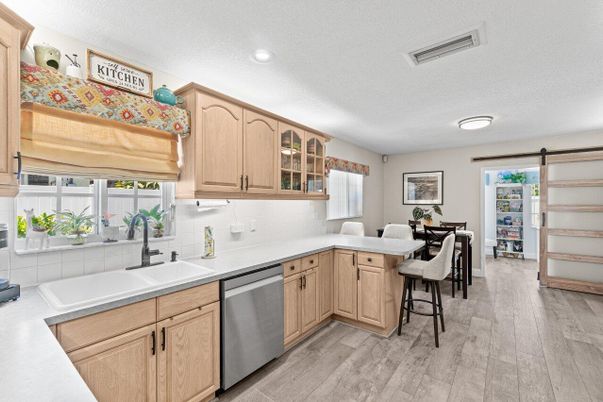 Dining room, Interior, Kitchen, Recessed Lighting, Wood Texture Flooring