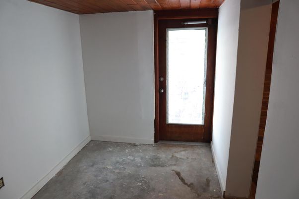 Empty room, Interior, Wooden Ceilings
