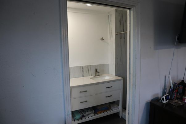 Bathroom, Interior, Recessed Lighting