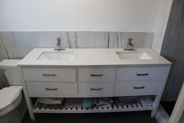 Bathroom, Dual Sink Vanities, Interior