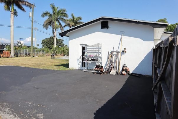 Backyard, Exterior