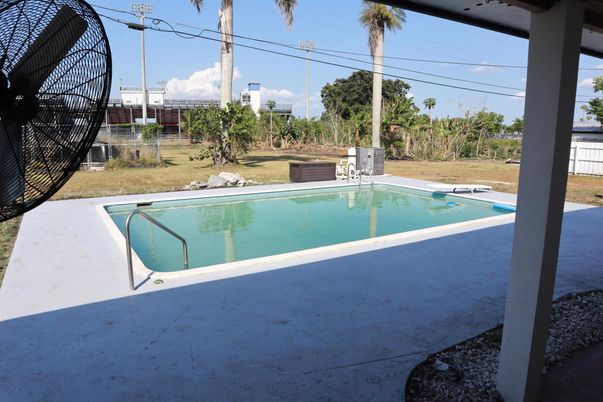 Exterior, Pool