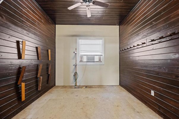 Empty room, Interior, Wooden Ceilings, Wooden Walls