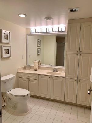 Bathroom, Dual Sink Vanities, Interior, Recessed Lighting