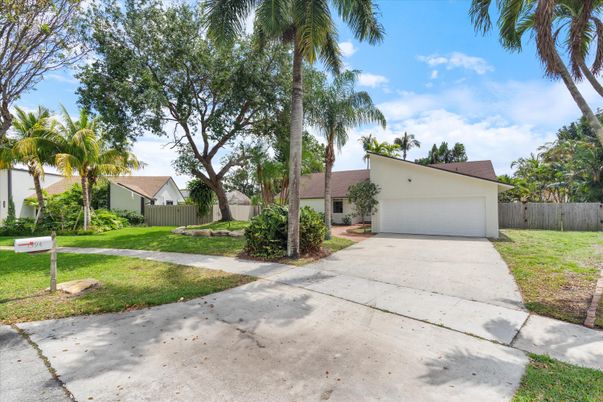 Backyard, Detached Garage, Exterior