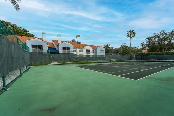 Exterior, Tennis Courts