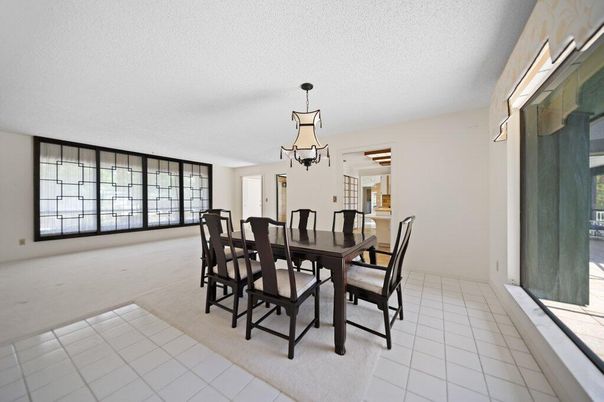 Chandelier, Dining room, Interior, Pendant Lights