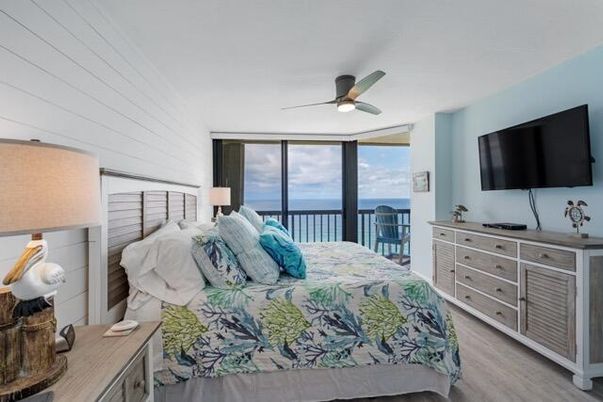 Bedroom, Interior, Water, Wood Texture Flooring