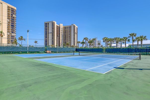 Exterior, Tennis Courts