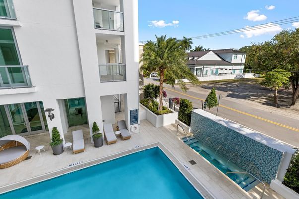Exterior, Pool