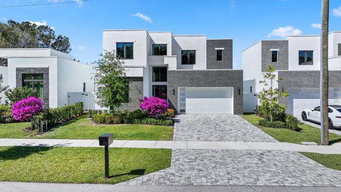 Attached, Exterior, Facade, Modern