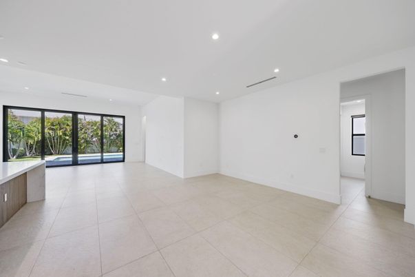 Empty room, Interior, Recessed Lighting