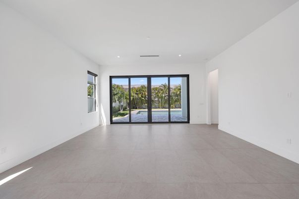 Empty room, Interior, Recessed Lighting