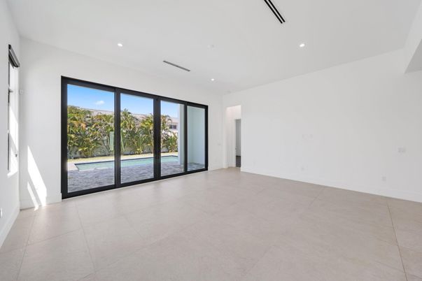 Empty room, Interior, Recessed Lighting