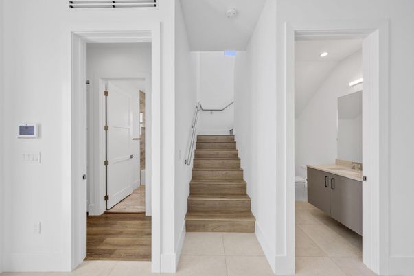 Bathroom, Interior, Recessed Lighting