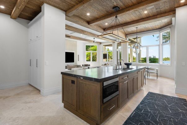 Dining room, Interior, Kitchen, Pendant Lights, Recessed Lighting, Wooden Beams, Wooden Ceilings