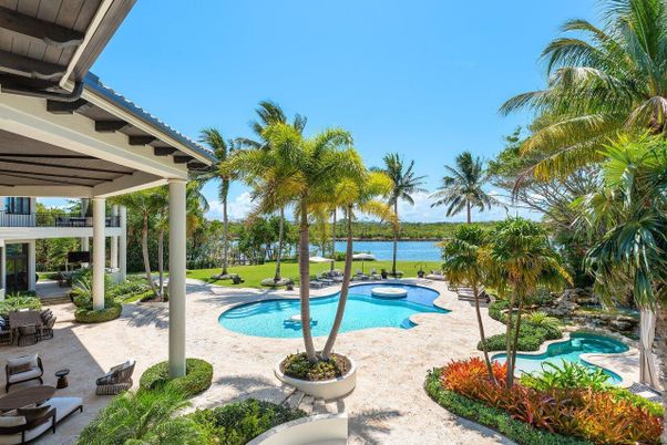Exterior, Pool, Water