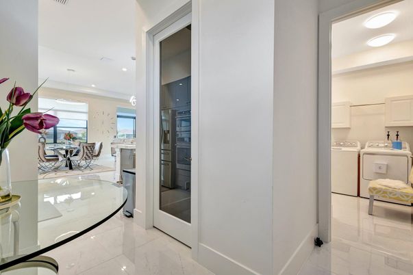 Dining room, Interior, Recessed Lighting, Washer