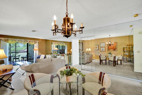 Chandelier, Dining room, Interior, Living room, Pendant Lights