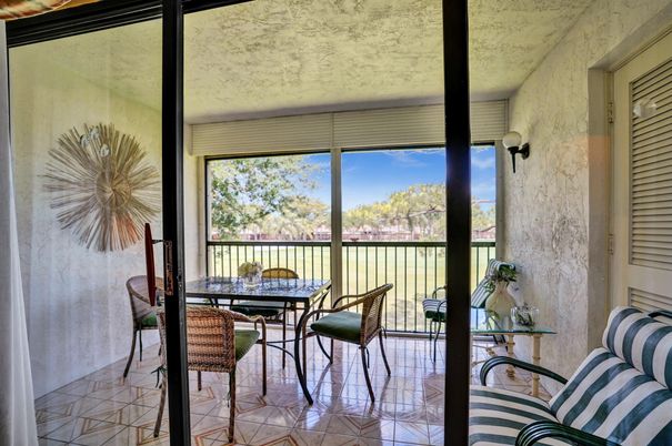 Dining room, Interior