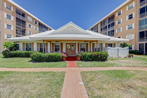Exterior, Facade, Condo Building