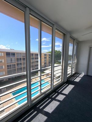 Interior, Sun Room, Water