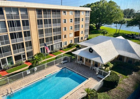 Exterior, Pool, Water
