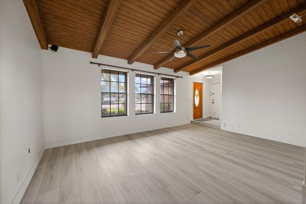 Empty room, Interior, Wooden Beams, Wooden Ceilings, Wood Texture Flooring